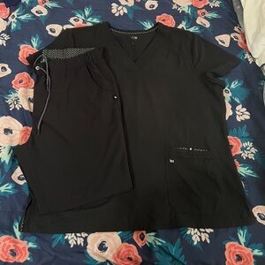 Women’s Koi XL top L pants regular Black